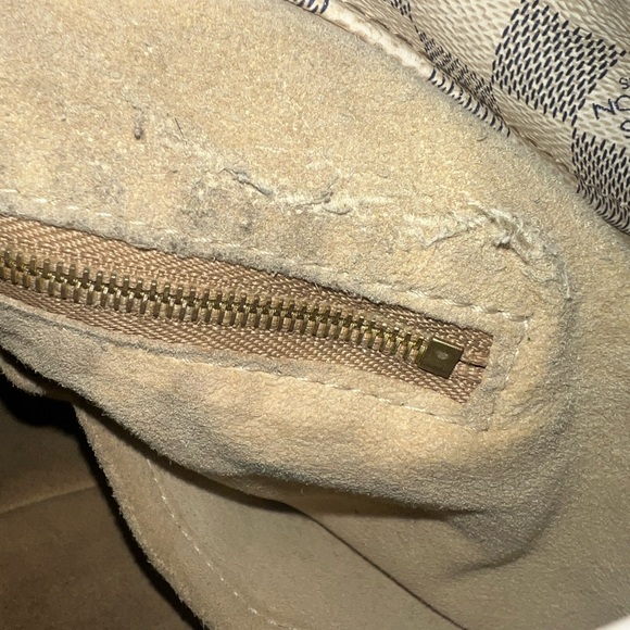 Louis Vuitton LV Hand Bag Artsy MM White Damier Azur beautiful bag. - Picture 10 of 16